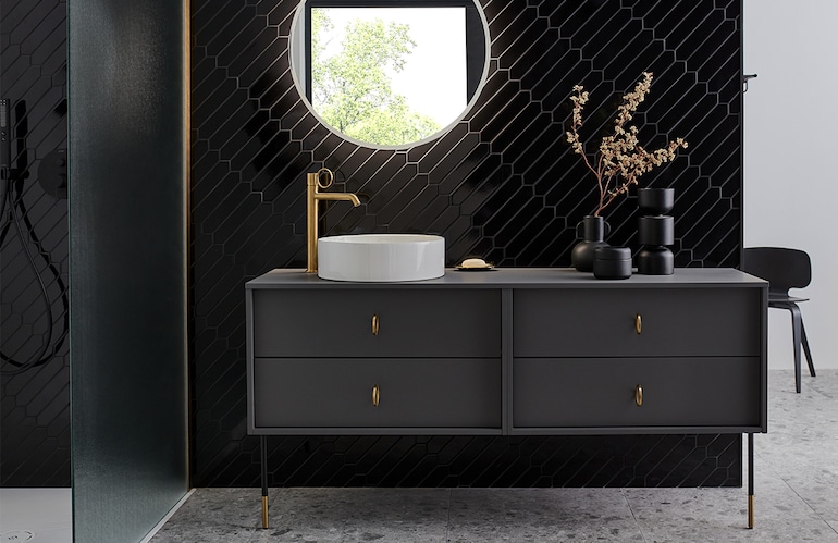 Vivienne signature_0.png
